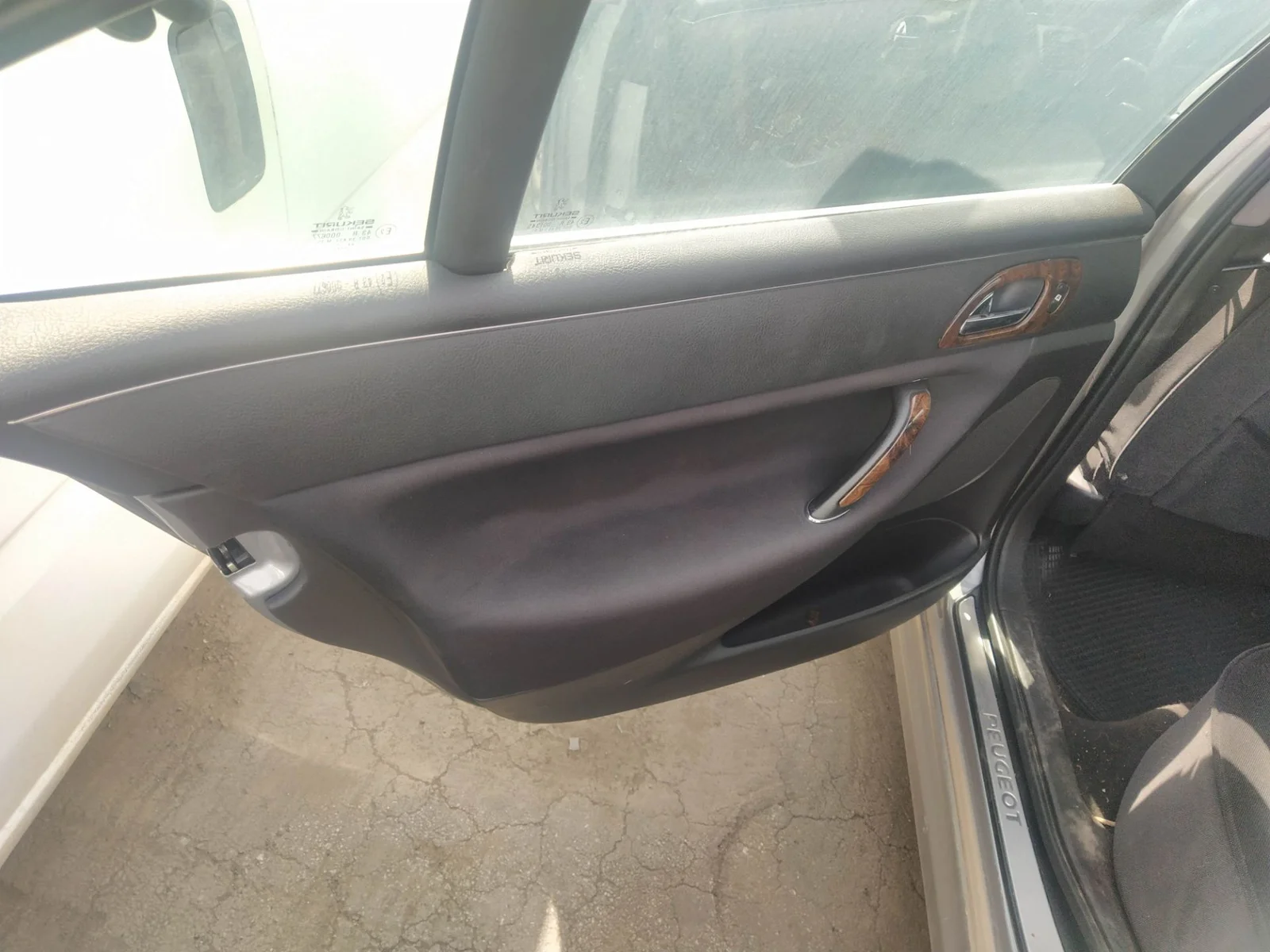 Foto de MANETA INTERIOR TRASERA IZQUIERDA PEUGEOT 607 (S1)(12.2000) 2.2 (158 CV / 116 KW)