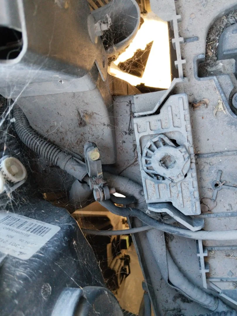 Foto de CLAXON PEUGEOT 407 1.6 HDi FAP CAT (9HZ / DV6TED4) (109 CV / 80 KW) referencia 6236J2