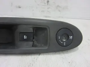 Foto de MANDO ELEVALUNAS DELANTERO DERECHO RENAULT CLIO II FASE I (B/CB0) 1.2 (75 CV / 55 KW) referencia 8200084005 foto 2