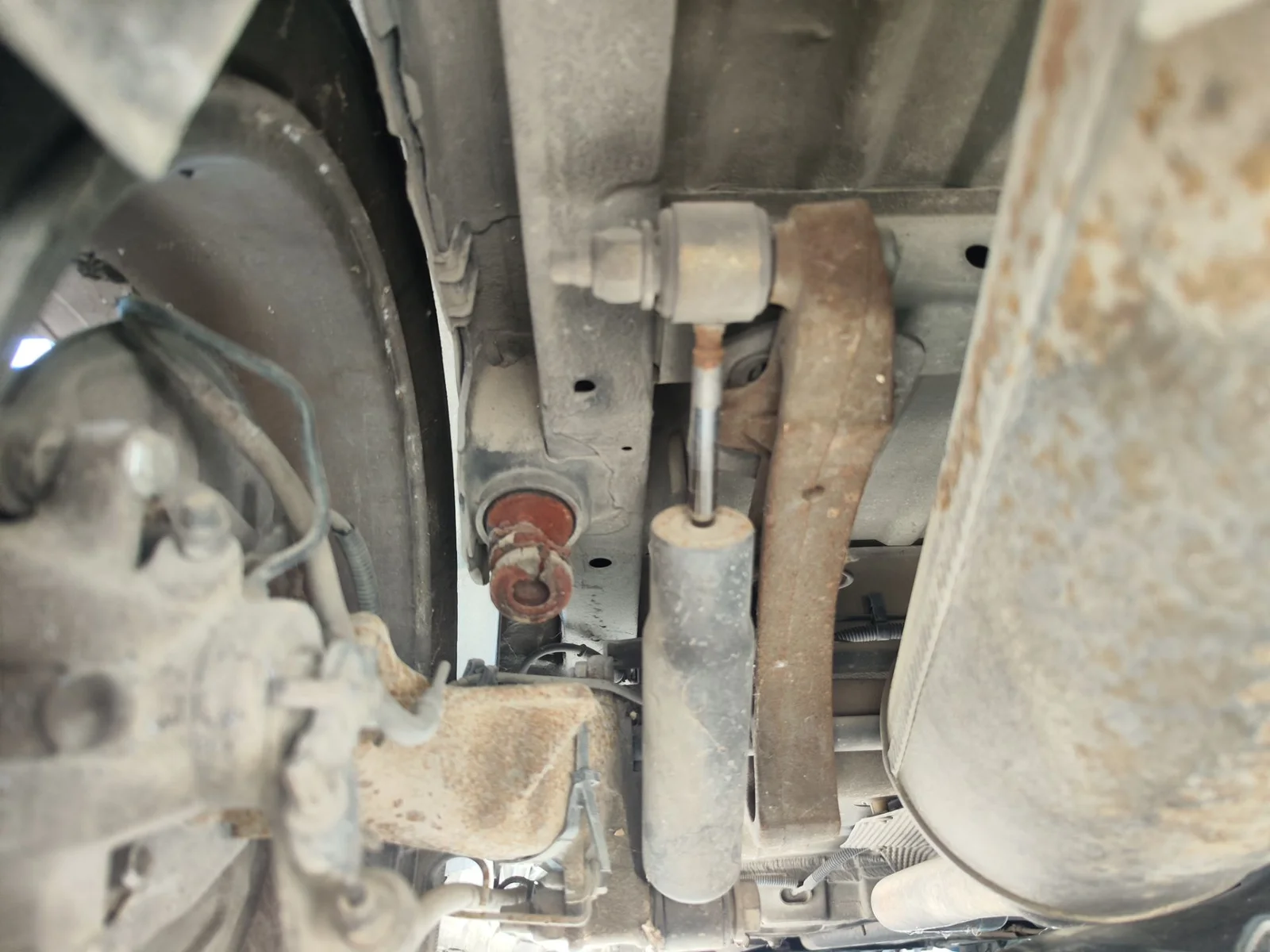 Foto de AMORTIGUADOR TRASERO IZQUIERDO CITROEN XSARA PICASSO 1.6 HDi CAT (9HY / DV6TED4) (109 CV / 80 KW)