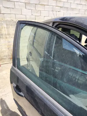 Foto de LUNA DELANTERA DERECHA FORD FOCUS C-MAX (CAP)(2003) 1.8 TDCi Turbodiesel CAT (116 CV / 85 KW) referencia 1363836 foto 3