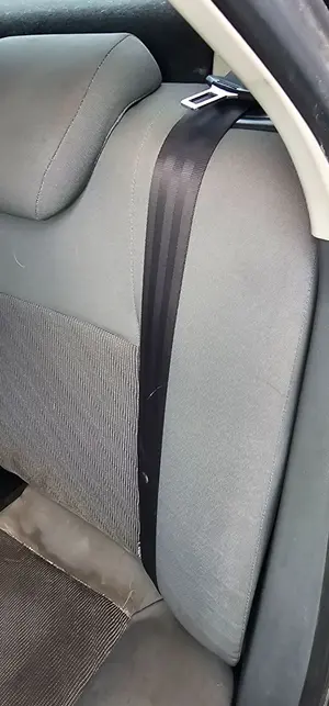 Foto de CINTURON SEGURIDAD TRASERO IZQUIERDO SEAT IBIZA BERLINA (6J5) 1.4 TDI (80 CV / 59 KW)
