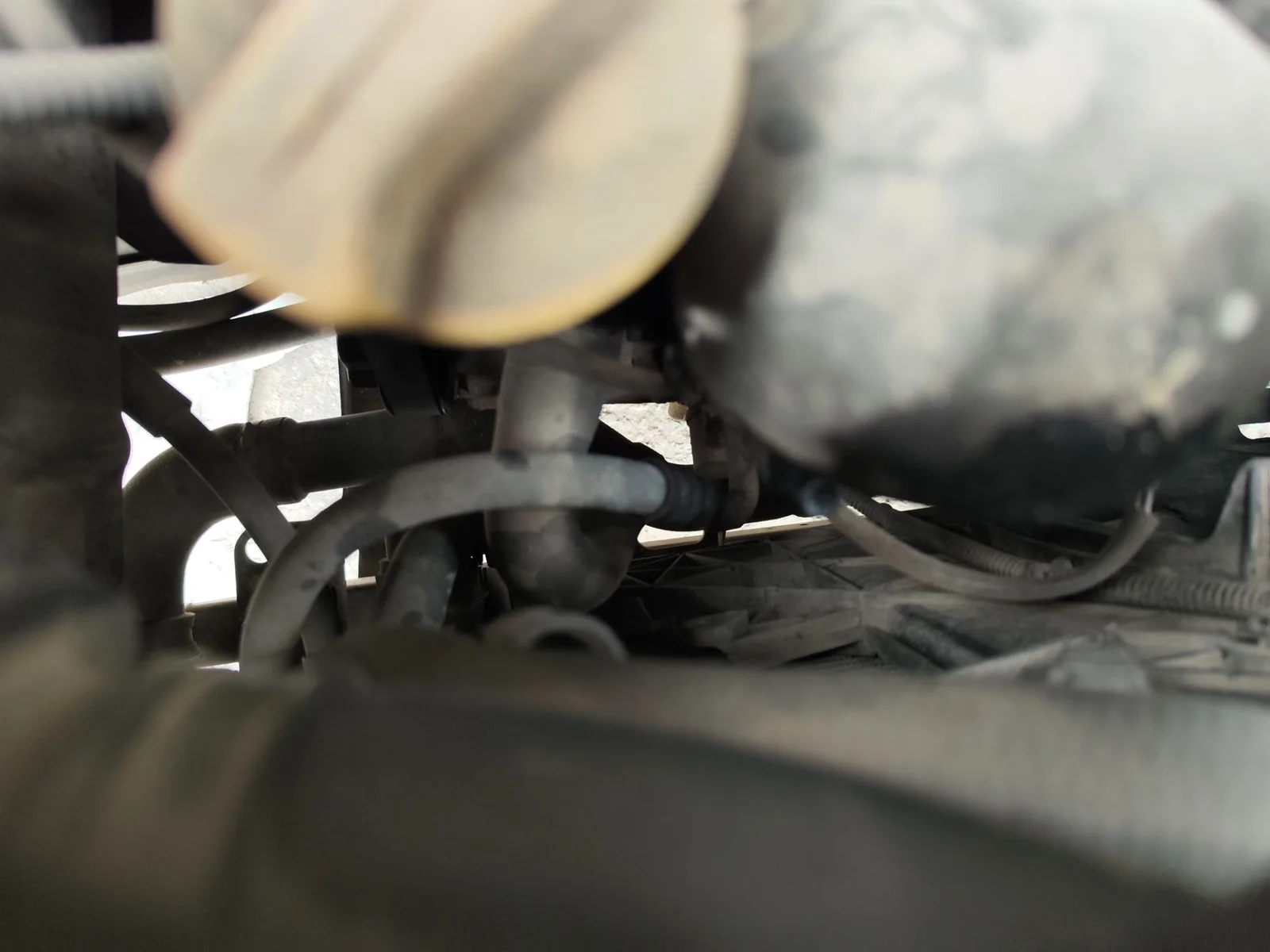 Foto de COMPRESOR AIRE ACONDICIONADO OPEL CORSA D 1.3 16V CDTI (75 CV / 55 KW)