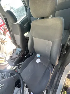 Foto de ASIENTO DELANTERO IZQUIERDO OPEL MERIVA 1.6 16V (101 CV / 74 KW)
