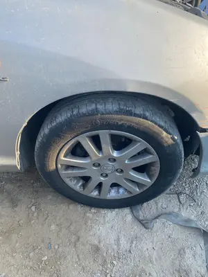 Foto de LLANTA HONDA CIVIC BERLINA 3 PUERTAS (EP) 1.6 VTEC CAT (D 16 V 1) (110 CV / 81 KW)