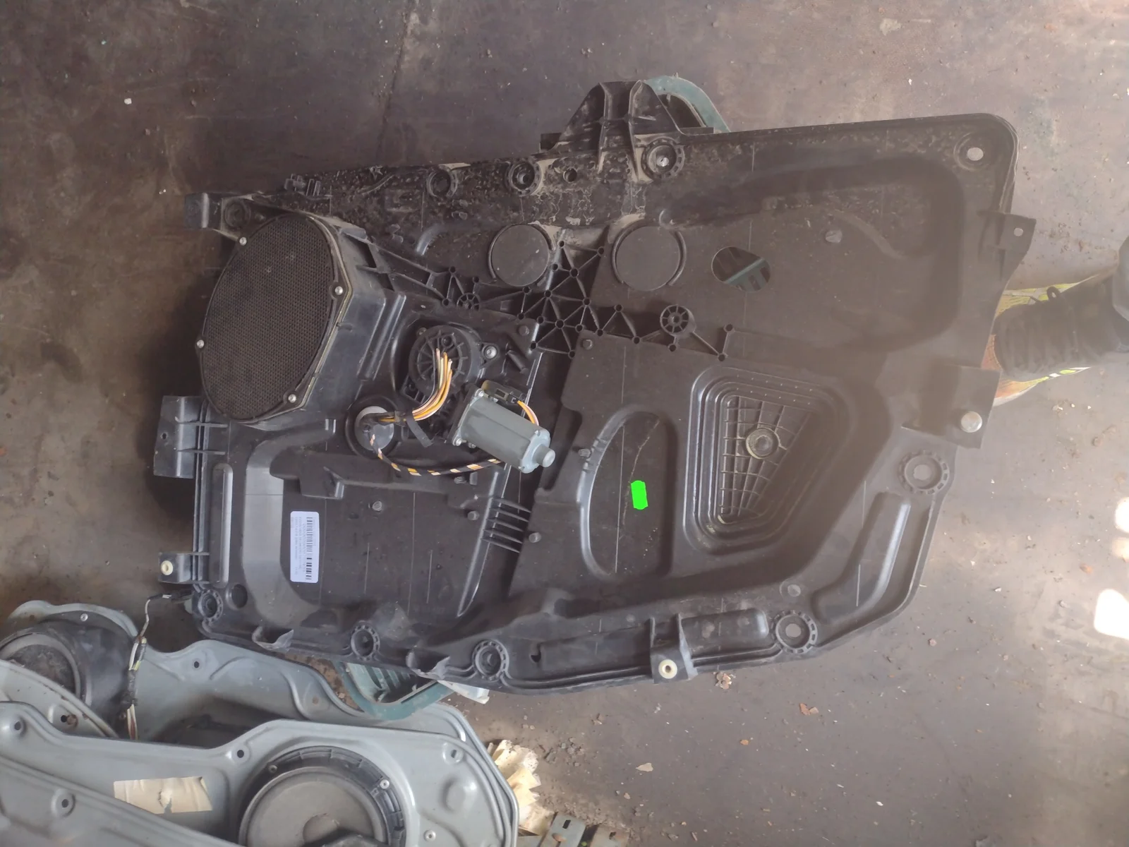 Foto de ELEVALUNAS DELANTERO DERECHO FORD FIESTA (CBK) 1.4 16V CAT (80 CV / 59 KW) referencia 1567722