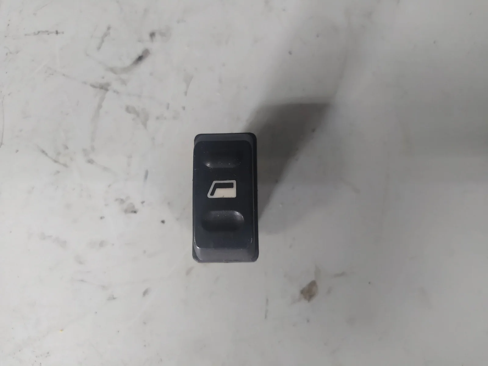 Foto de MANDO ELEVALUNAS TRASERO DERECHO CITROEN XSARA PICASSO 1.8 CAT (6FZ / EW7J4) (116 CV / 85 KW) referencia 9638569080