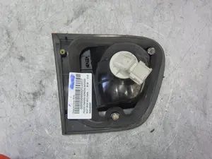 Foto de PILOTO TRASERO DERECHO INTERIOR SEAT IBIZA (6K1) 1.9 TDI (90 CV / 66 KW) referencia 6K6945092C foto 3