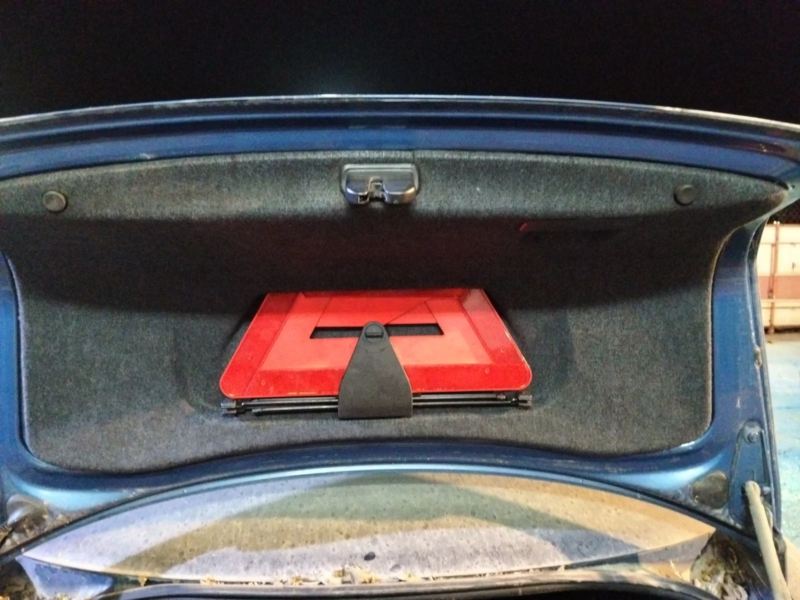 Foto de GUARNECIDO PORTON TRASERO AUDI A4 BERLINA (8E)