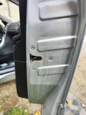 Foto de CERRADURA PUERTA DELANTERA DERECHA PEUGEOT 307 BERLINA (S2) 1.6 16V HDi (90 CV / 66 KW) referencia 9136Z9