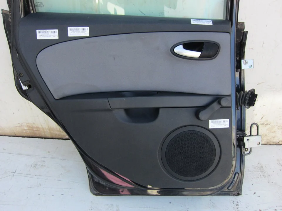 Foto de ELEVALUNAS TRASERO IZQUIERDO SEAT LEON (1P1) 1.6 TDI (105 CV / 77 KW)