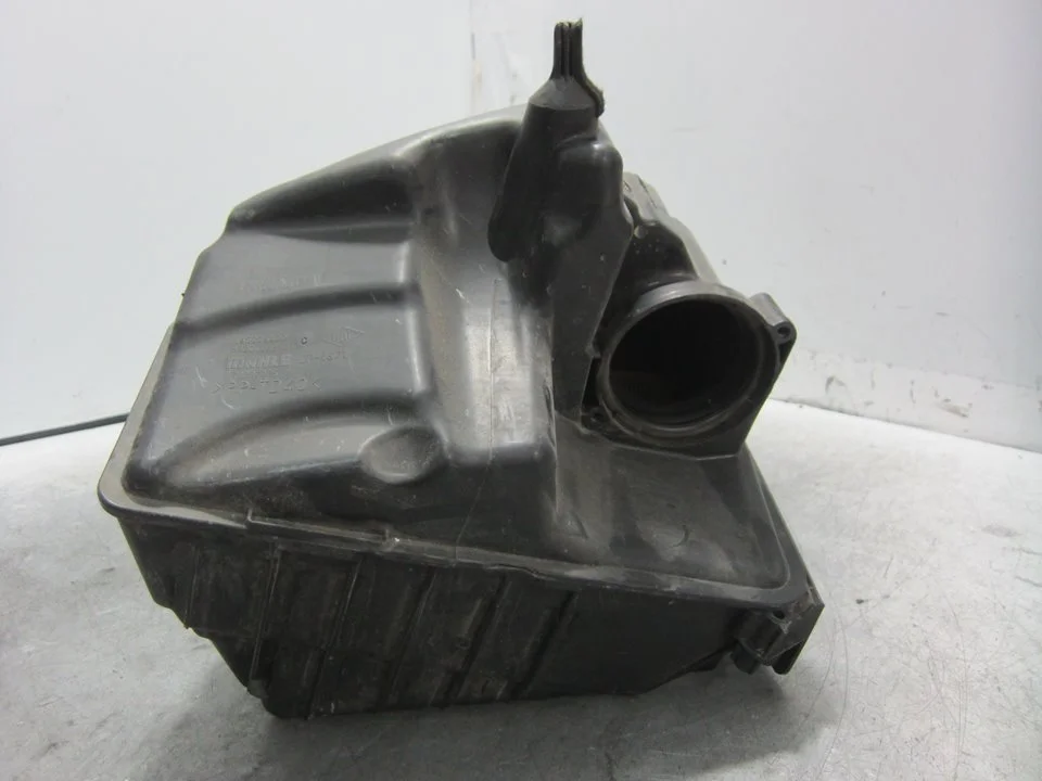 Foto de CAJA FILTRO AIRE RENAULT FLUENCE 1.5 dCi Diesel FAP (110 CV / 81 KW) referencia 8201089804