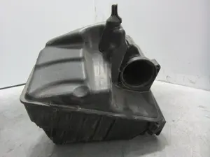 Foto de CAJA FILTRO AIRE RENAULT FLUENCE 1.5 dCi Diesel FAP (110 CV / 81 KW) referencia 8201089804 foto 1