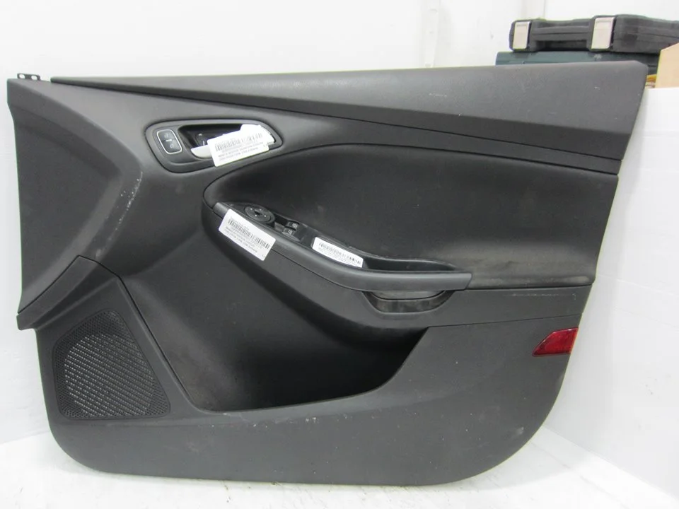 Foto de GUARNECIDO PUERTA DELANTERA DERECHA FORD FOCUS SPORTBREAK (CB8) 1.6 TDCi CAT (95 CV / 70 KW)