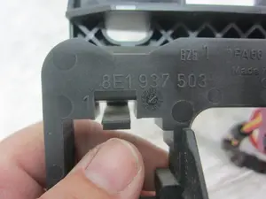 Foto de CAJA RELES / FUSIBLES AUDI A4 BERLINA (8E) 2.0 TDI (140 CV / 103 KW) referencia 8E1937503 foto 3