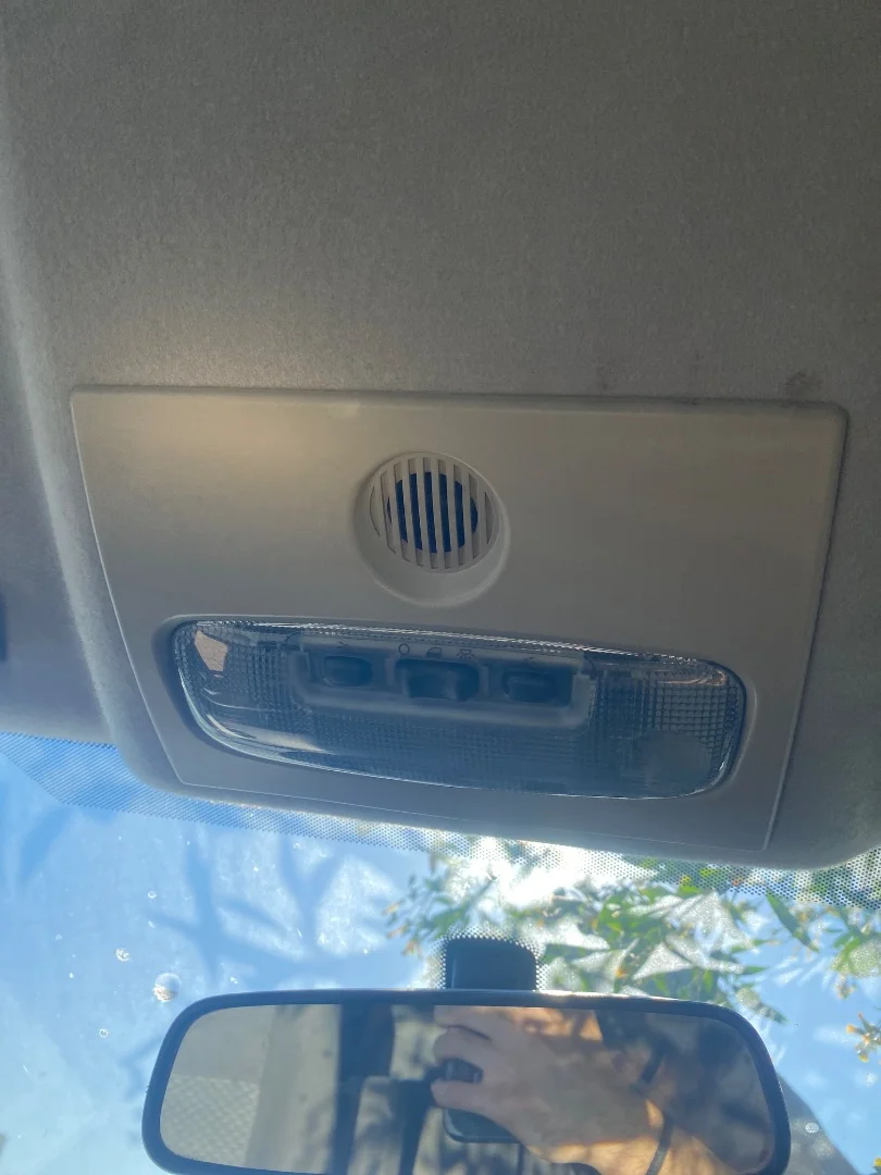 Foto de LUZ INTERIOR FORD FOCUS C-MAX (CAP)(2003) 1.6 TDCi CAT (109 CV / 80 KW)
