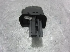 Foto de MANDO MULTIFUNCION FORD FOCUS FAMILIAR (CAK) 1.8 TDCi CAT (101 CV / 74 KW) referencia 98AB14K147AD foto 3