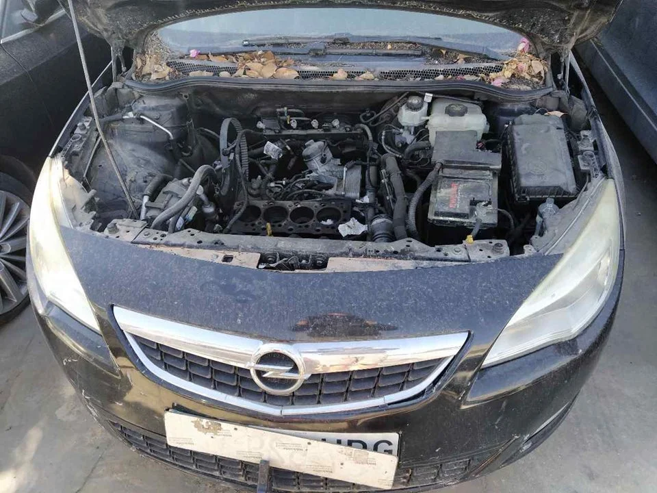 Foto de PANEL FRONTAL OPEL ASTRA J BERLINA 5P 1.7 16V CDTI (110 CV / 81 KW)