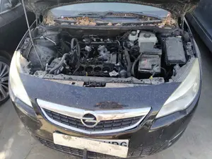Foto de PANEL FRONTAL OPEL ASTRA J BERLINA 5P 1.7 16V CDTI (110 CV / 81 KW)