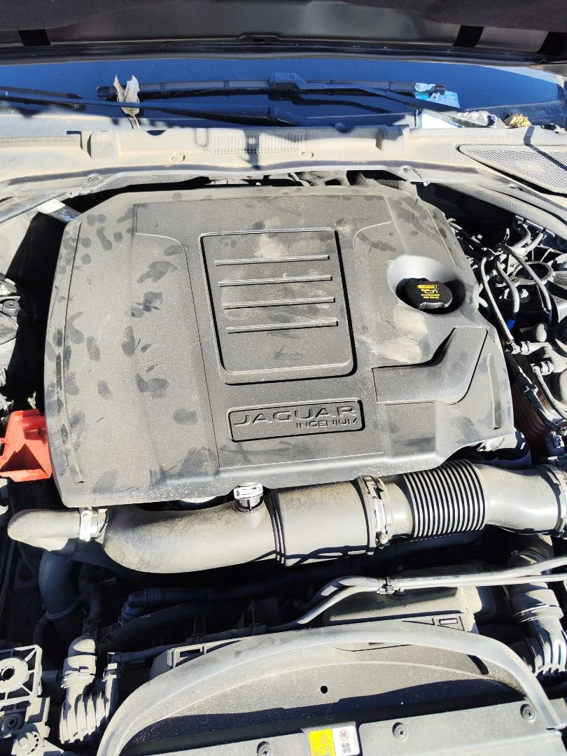 Foto de TAPA MOTOR JAGUAR XE 2.0 Turbo CAT (200 CV / 147 KW)