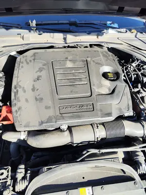 Foto de TAPA MOTOR JAGUAR XE 2.0  Turbo CAT (200 CV / 147 KW)