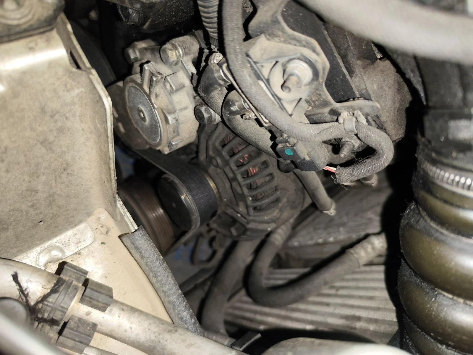Foto de ALTERNADOR PEUGEOT 308 SW 1.6 HDi FAP CAT (9HZ / DV6TED4) (109 CV / 80 KW) referencia 5705NH