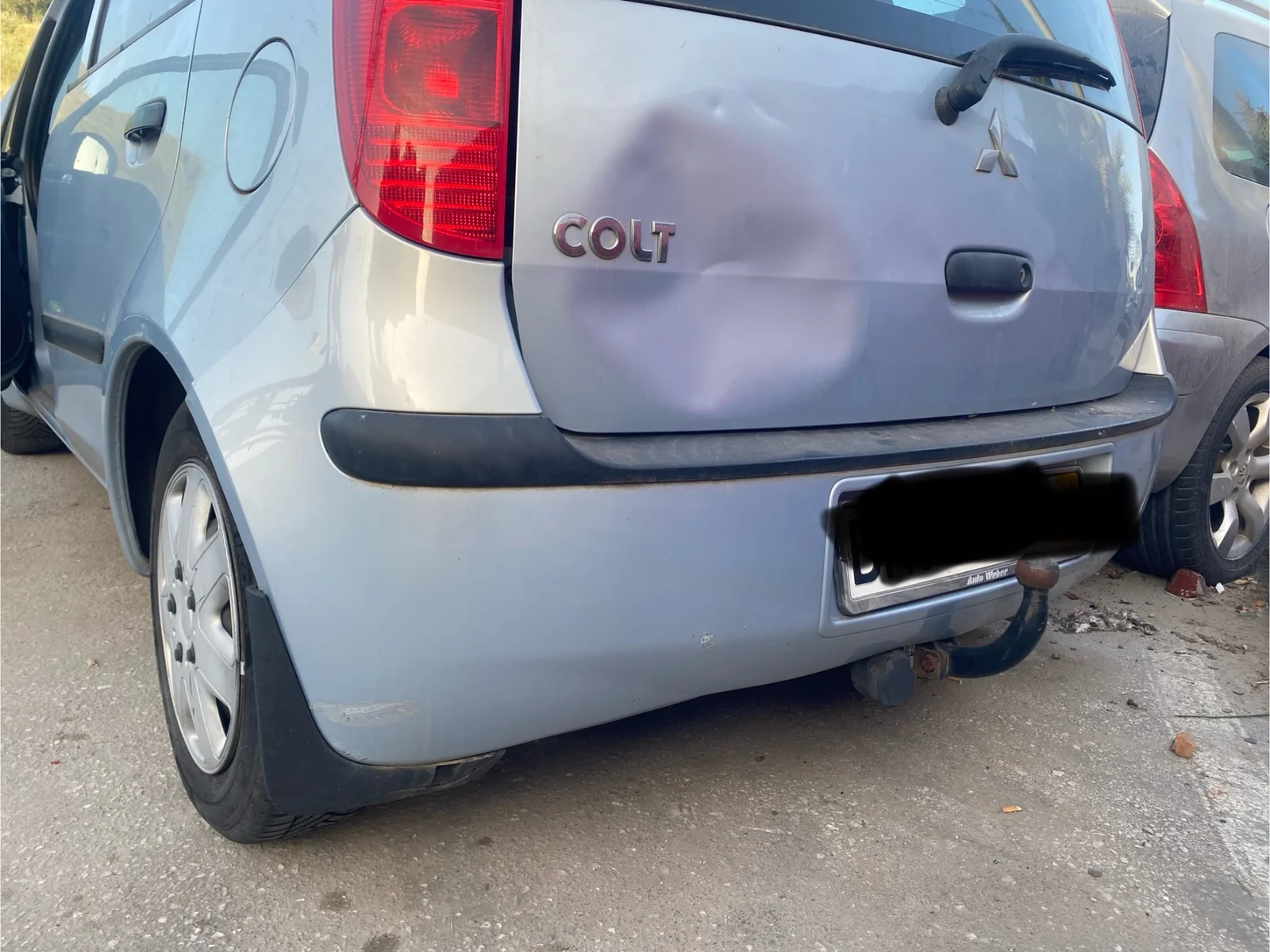 Foto de PARAGOLPES TRASERO MITSUBISHI COLT CZ3 BERL. 5 (Z30A) 1.3 CAT (95 CV / 70 KW)