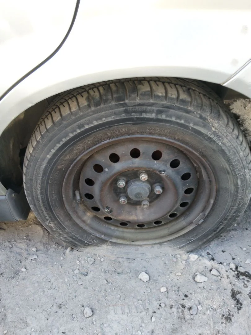 Foto de LLANTA NISSAN ALMERA TINO (V10M) 1.8 16V CAT (114 CV / 84 KW) referencia 40300BU000