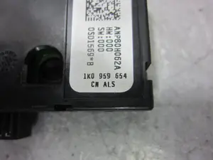 Foto de NO IDENTIFICADO VOLKSWAGEN TOURAN (1T2) 1.9 TDI (105 CV / 77 KW) referencia 1K0959654 foto 4