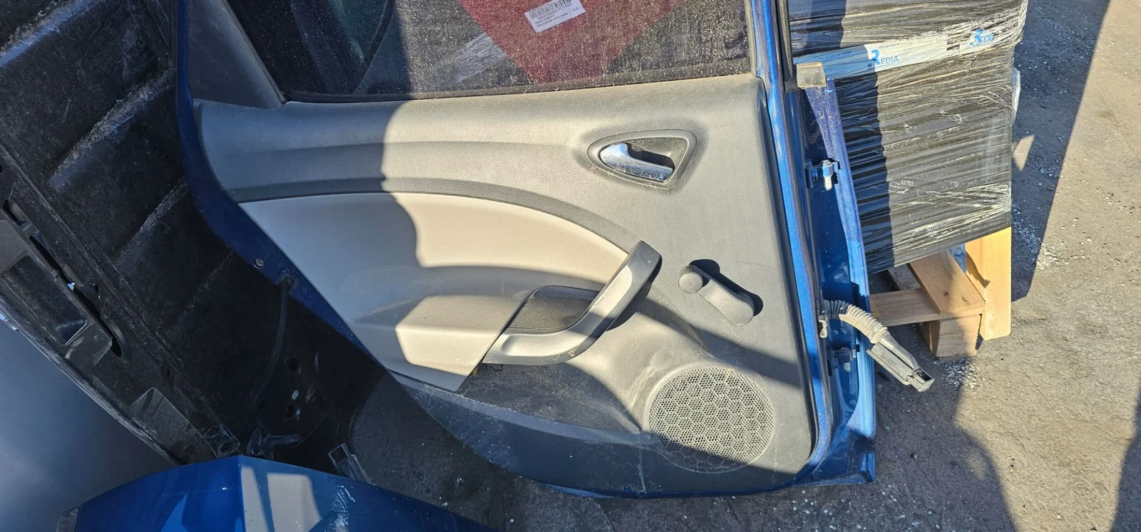 Foto de GUARNECIDO PUERTA TRASERA IZQUIERDA SEAT IBIZA BERLINA (6J5) 1.2 TSI (86 CV / 63 KW)