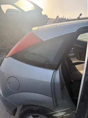 Foto de LUNA CUSTODIA TRASERA DERECHA FORD FOCUS BERLINA (CAK)