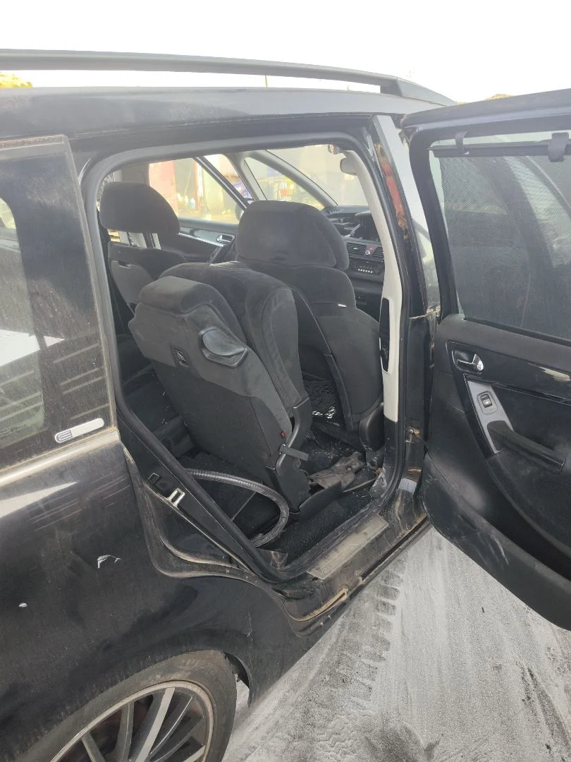 Foto de GOMAS CONTORNO PUERTA CITROEN GRAND C4 PICASSO 1.6 16V HDi FAP (109 CV / 80 KW)