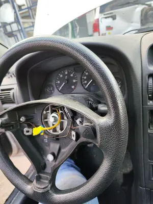 Foto de VOLANTE OPEL ASTRA G BERLINA 1.7 16V DTI CAT (Y 17 DT / LR6) (75 CV / 55 KW) referencia 90437296 foto 3