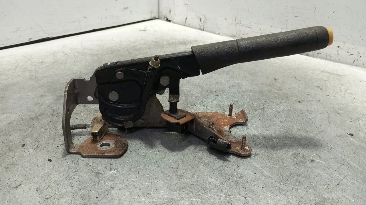 Foto de PALANCA FRENO CITROEN C2 1.4 HDi (68 CV / 50 KW) referencia 9648023177
