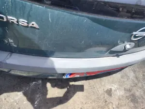 Foto de PANEL TRASERO OPEL CORSA C 1.2 16V CAT (Z 12 XE / LW4) (75 CV / 55 KW)