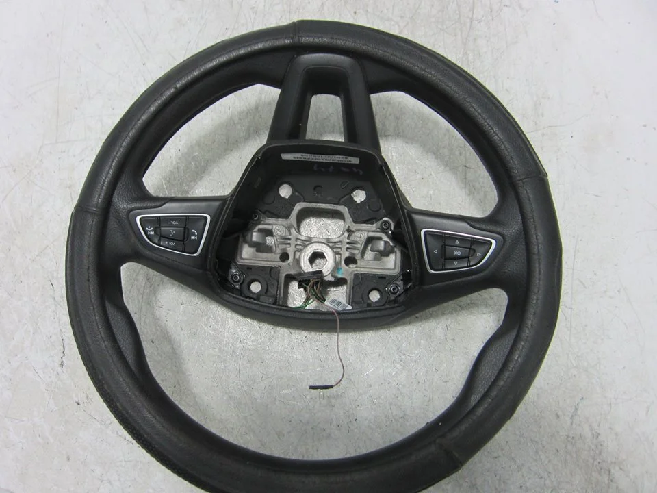 Foto de VOLANTE FORD FOCUS SPORTBREAK (CB8) 1.6 TDCi CAT (95 CV / 70 KW)
