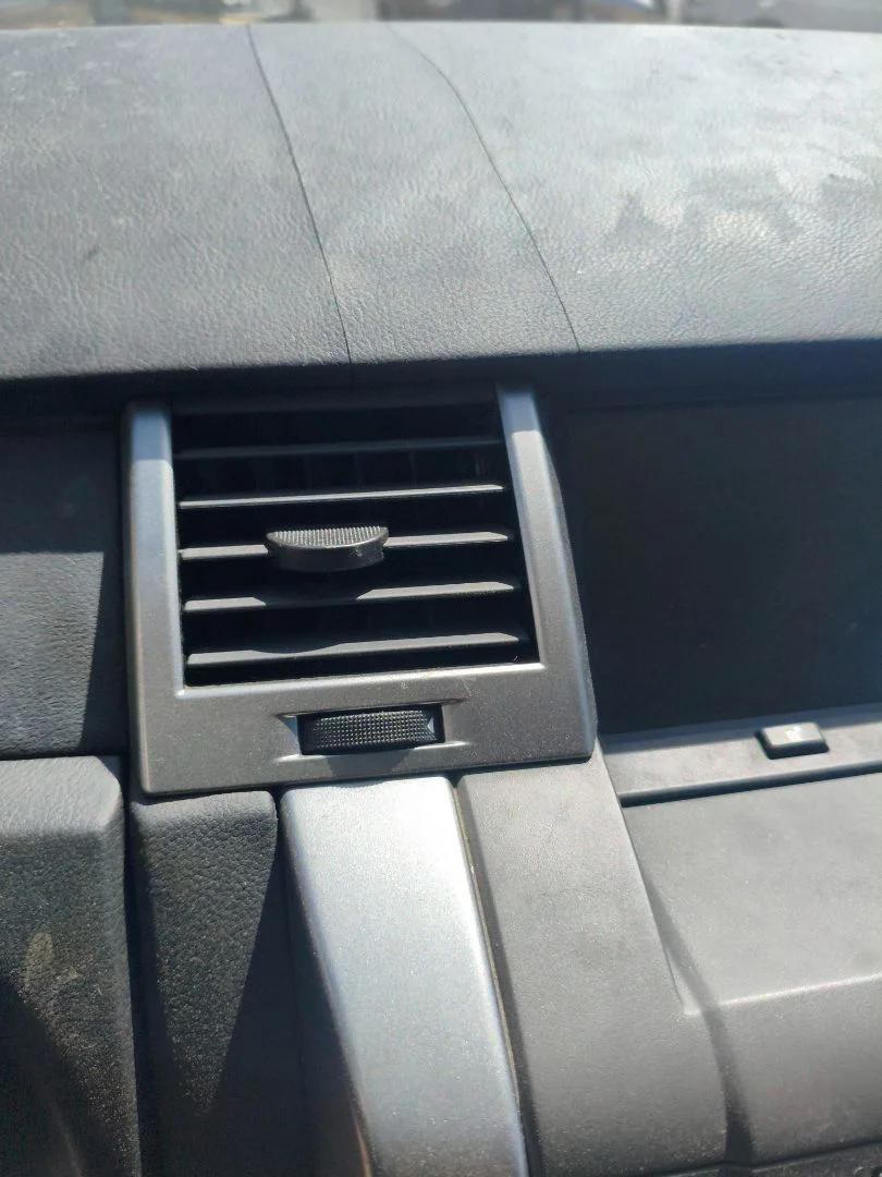 Foto de REJILLA AIREADORA LAND ROVER RANGE ROVER SPORT 4.4 V8 CAT (299 CV / 220 KW)