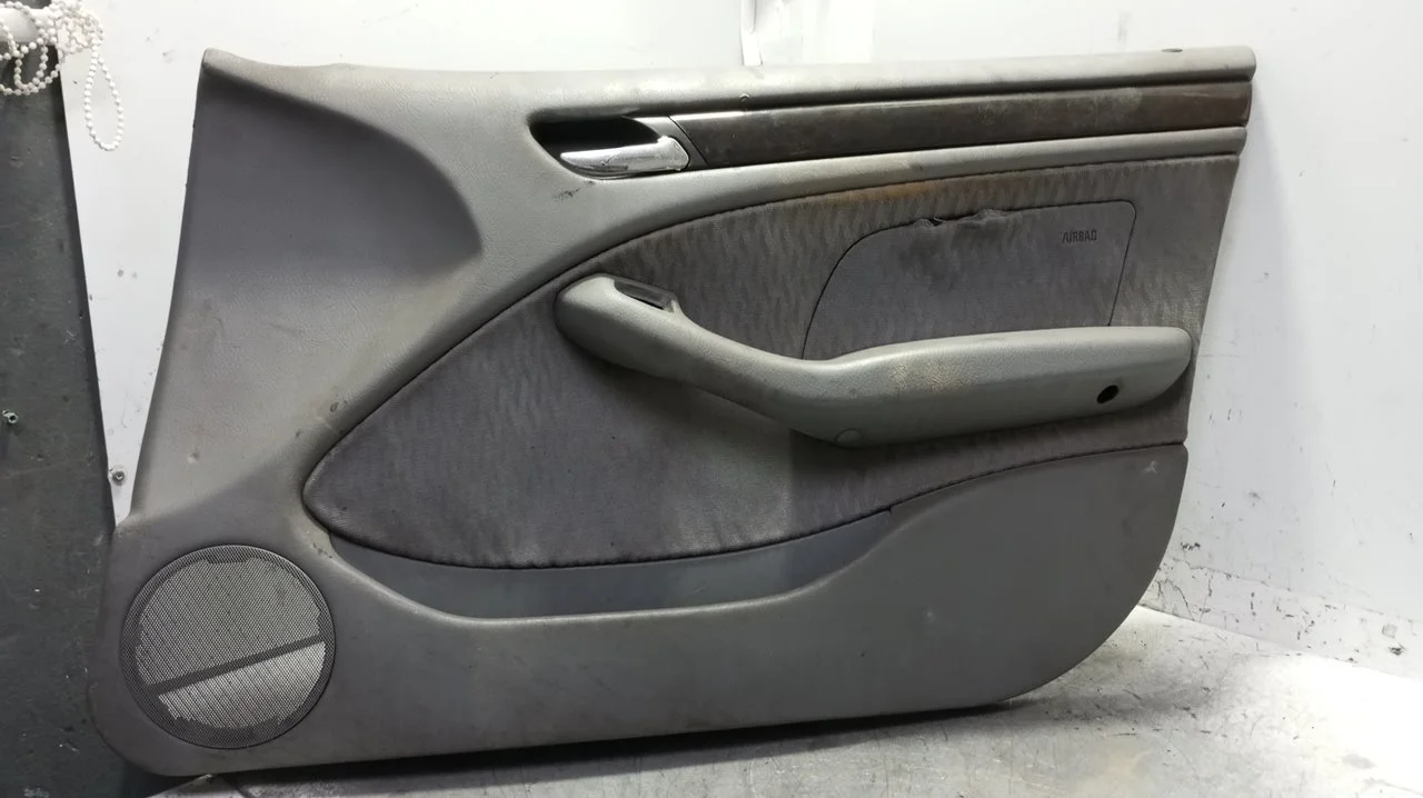 Foto de GUARNECIDO PUERTA DELANTERA DERECHA BMW SERIE 3 BERLINA (E46) 2.0 16V Diesel CAT (136 CV / 100 KW) referencia 8224404