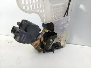 Foto de MOTOR ELEVALUNAS TRASERO DERECHO HYUNDAI TUCSON (JM) referencia JMRRH foto 2