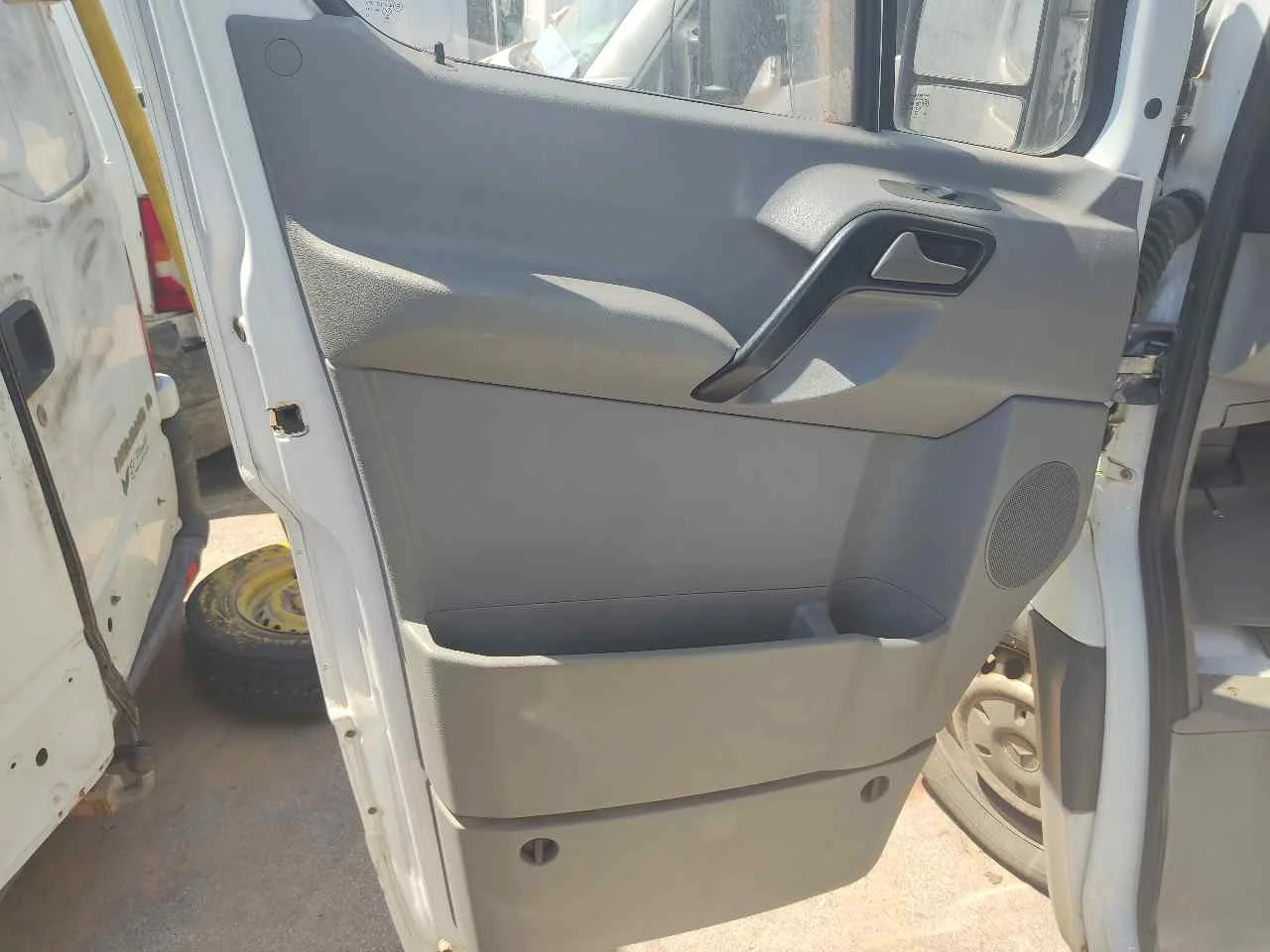 Foto de GUARNECIDO PUERTA DELANTERA IZQUIERDA MERCEDES-BENZ SPRINTER II FURGÓN 2.1 CDI CAT (129 CV / 95 KW)