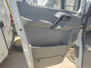 Foto de GUARNECIDO PUERTA DELANTERA IZQUIERDA MERCEDES-BENZ SPRINTER II FURGÓN 2.1 CDI CAT (129 CV / 95 KW)