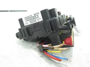 Foto de CAJA RELES / FUSIBLES PEUGEOT 206 1.4 (75 CV / 55 KW) referencia 9650664180 foto 2