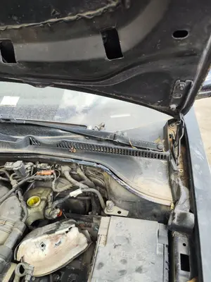 Foto de BRAZO LIMPIA DELANTERO IZQUIERDO VOLKSWAGEN GOLF VI (5K1)(10.2008) 2.0 TDI (110 CV / 81 KW) referencia 1Q1955409  03C