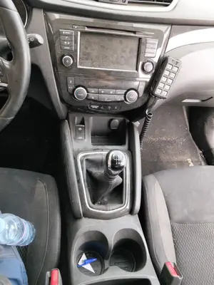 Foto de CONSOLA CENTRAL NISSAN QASHQAI (J11E) 1.2 16V CAT (116 CV / 85 KW)