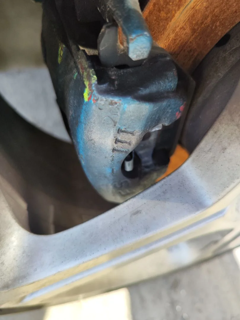 Foto de PINZA DE FRENO DELANTERA IZQUIERDA SEAT IBIZA (6L1) 1.9 TDI (101 CV / 74 KW)