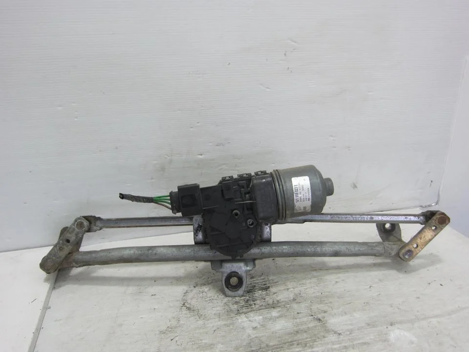 Foto de MOTOR LIMPIA DELANTERO VOLKSWAGEN GOLF IV BERLINA (1J1)(10.1997) 1.9 TDI (101 CV / 74 KW) referencia 1J1955023E