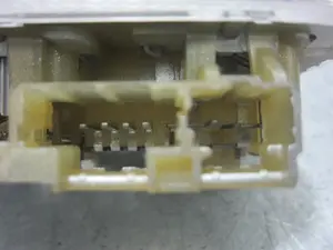 Foto de LUZ INTERIOR CITROEN XSARA BERLINA 1.6 16V CAT (NFU / TU5JP4) (109 CV / 80 KW) referencia 9680713880 foto 4