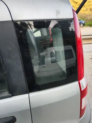 Foto de LUNA CUSTODIA TRASERA IZQUIERDA FIAT II PANDA (169) 1.2 CAT (60 CV / 44 KW)