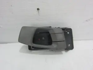 Foto de MANETA INTERIOR TRASERA IZQUIERDA KIA CARENS (RS) 2.0 Turbodiesel CAT (113 CV / 83 KW) referencia 0K2FA59330