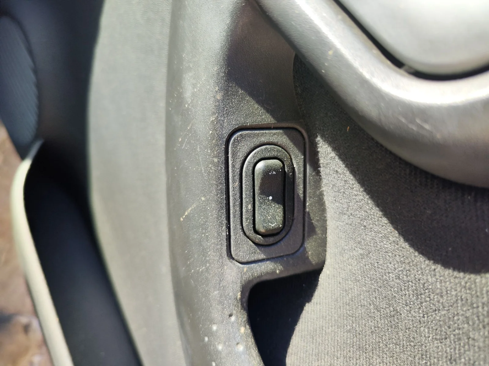 Foto de MANDO ELEVALUNAS DELANTERO DERECHO OPEL CORSA C 1.2 16V CAT (Z 12 XEP / LB4) (80 CV / 59 KW)